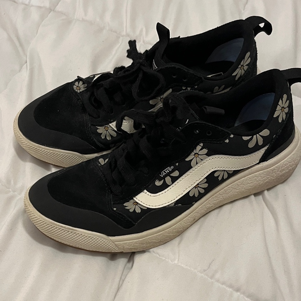 Vans Women's Black and White Floral Sneakers Size 9